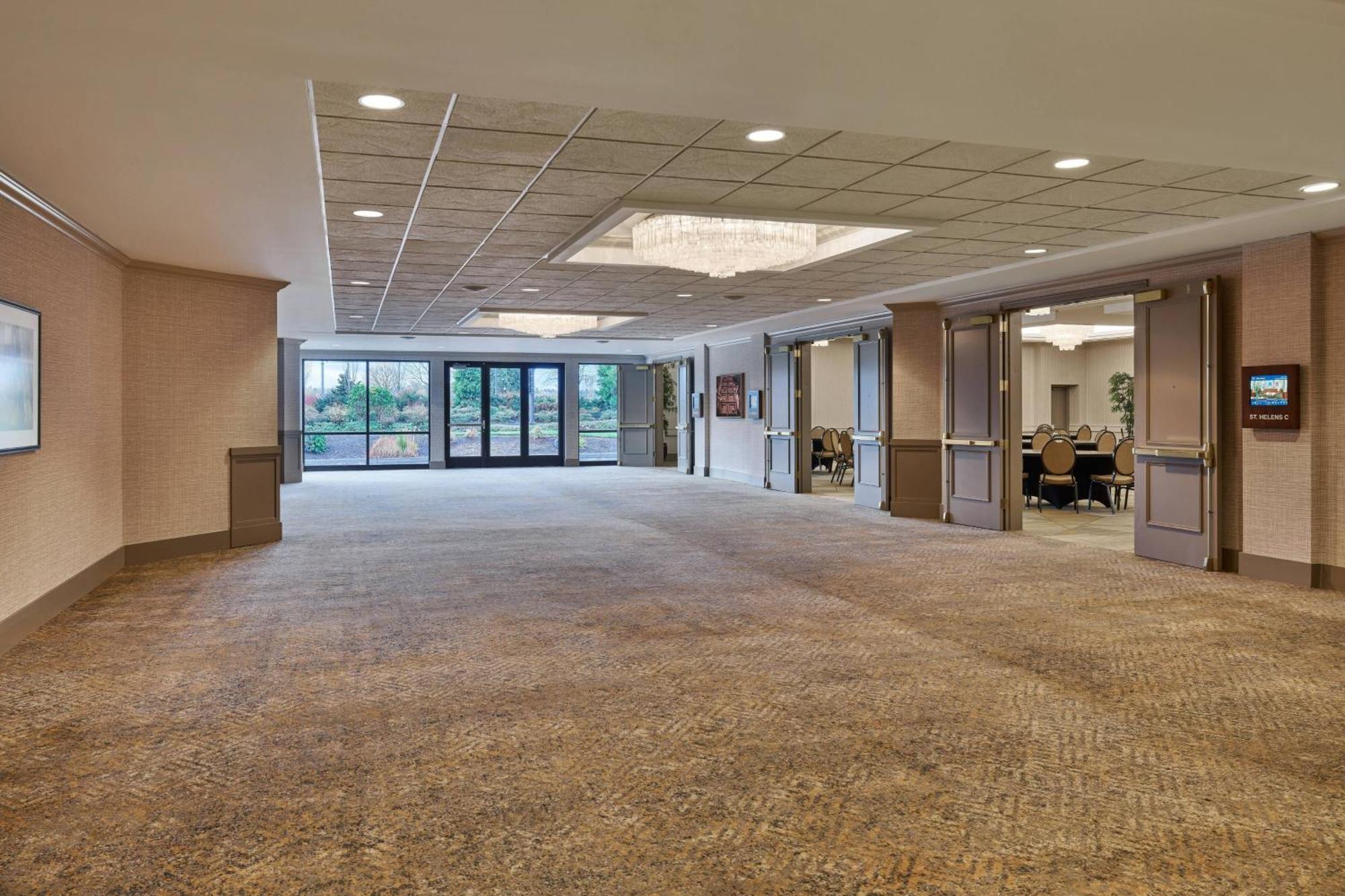 Sheraton Portland Airport Hotel Экстерьер фото