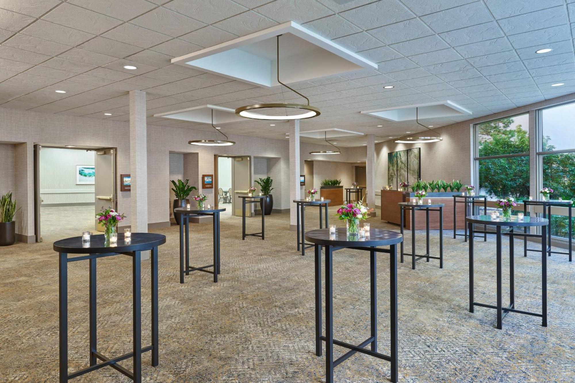 Sheraton Portland Airport Hotel Экстерьер фото